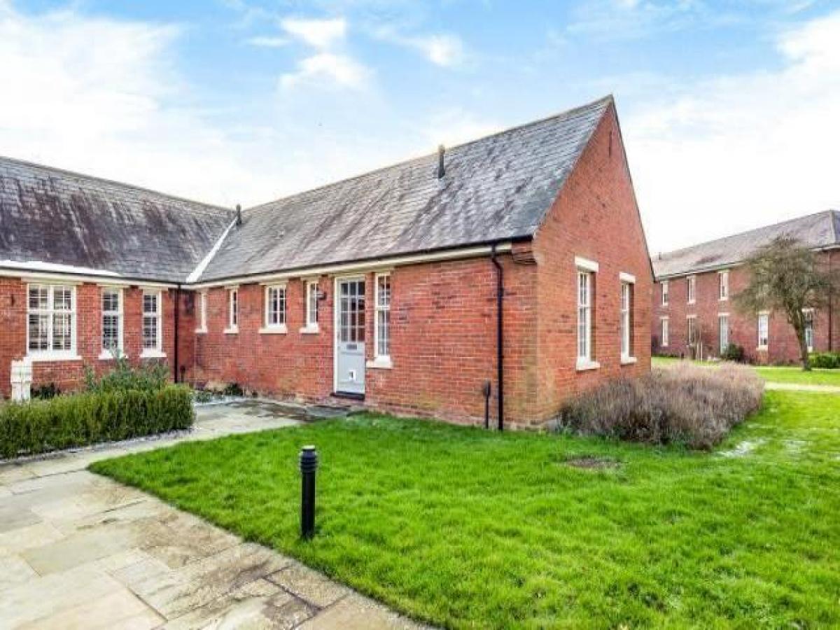 Picture of Bungalow For Rent in Bicester, Oxfordshire, United Kingdom