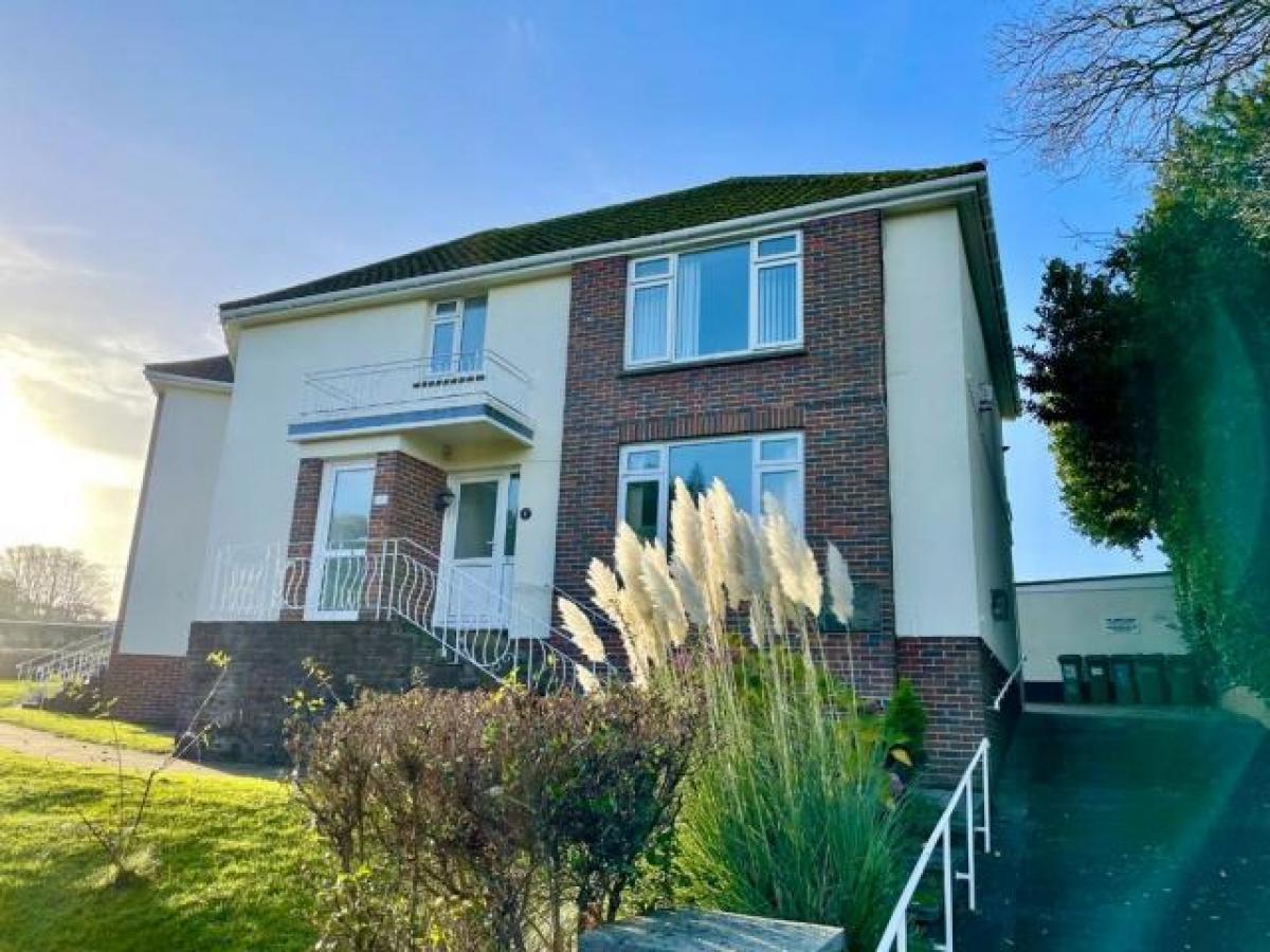 Picture of Apartment For Rent in Torquay, Devon, United Kingdom