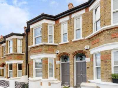 Home For Rent in Surbiton, United Kingdom