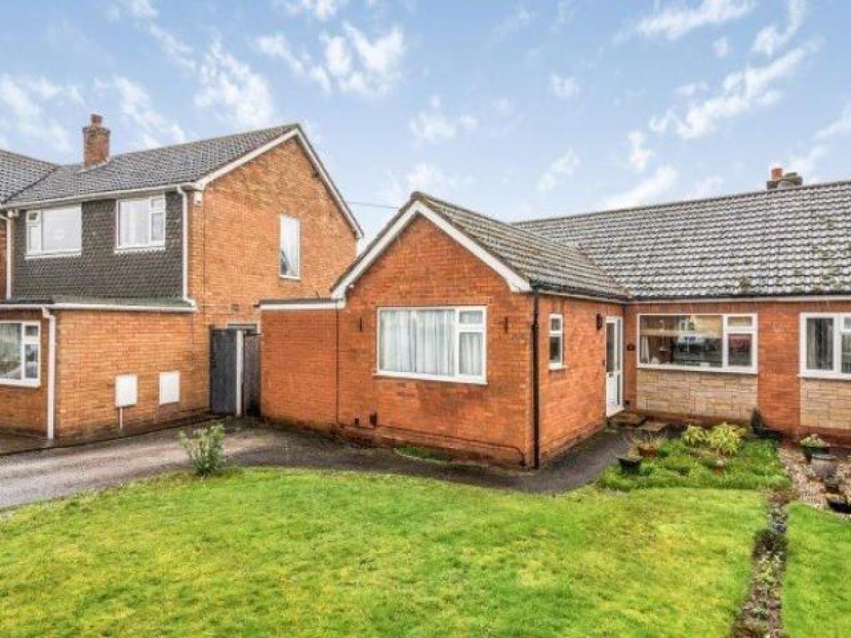 Picture of Bungalow For Rent in Lichfield, Staffordshire, United Kingdom