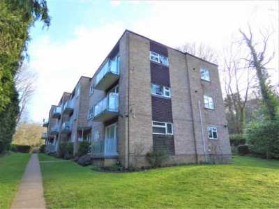 Apartment For Rent in Farnborough, United Kingdom
