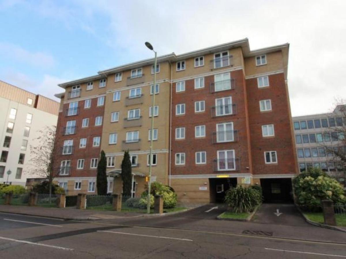 Picture of Apartment For Rent in Farnborough, Hampshire, United Kingdom