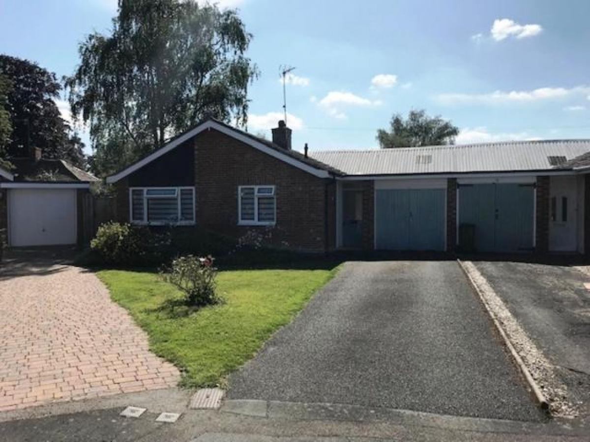 Picture of Bungalow For Rent in Alcester, Warwickshire, United Kingdom