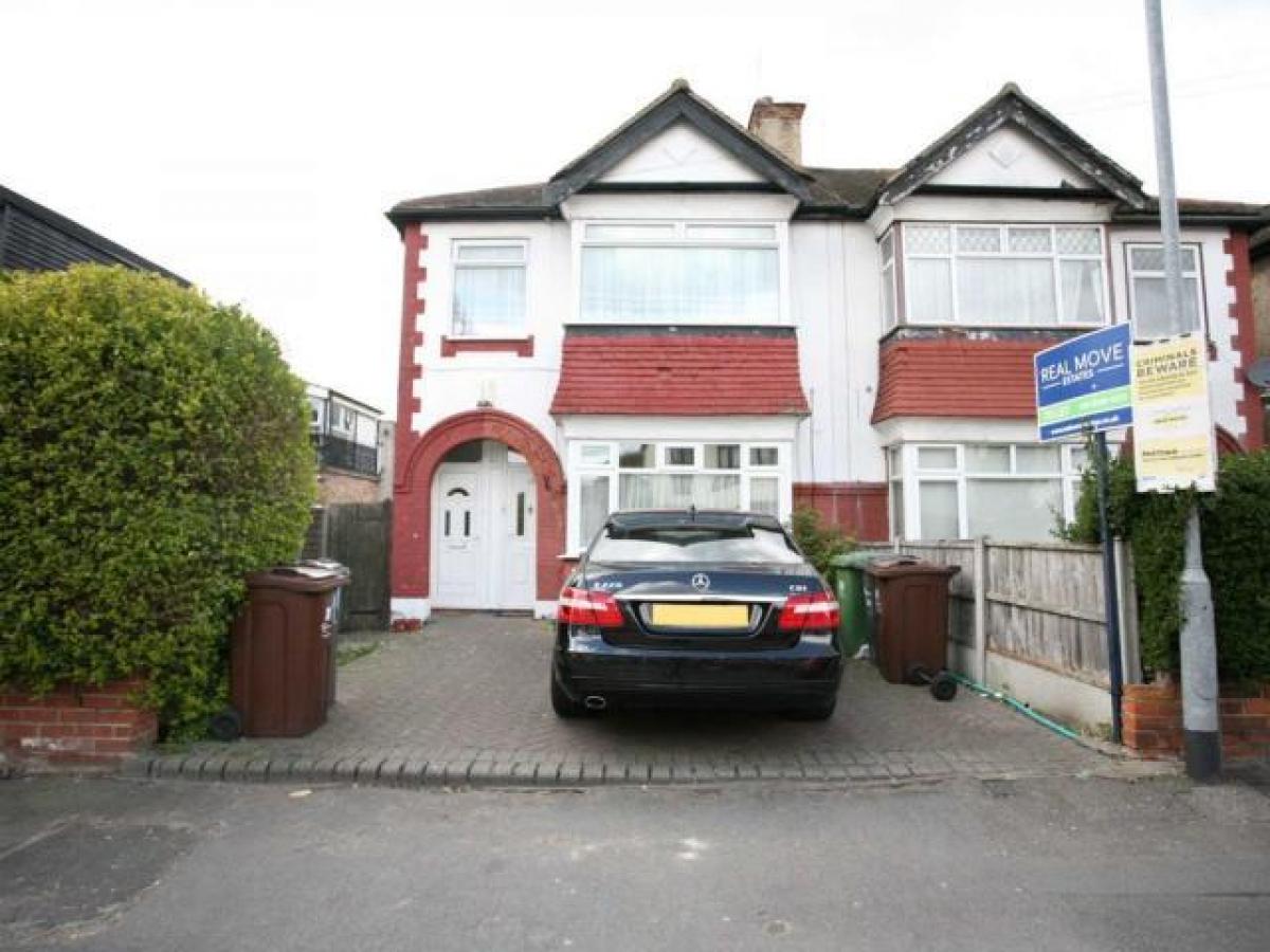 Picture of Apartment For Rent in Romford, Essex, United Kingdom