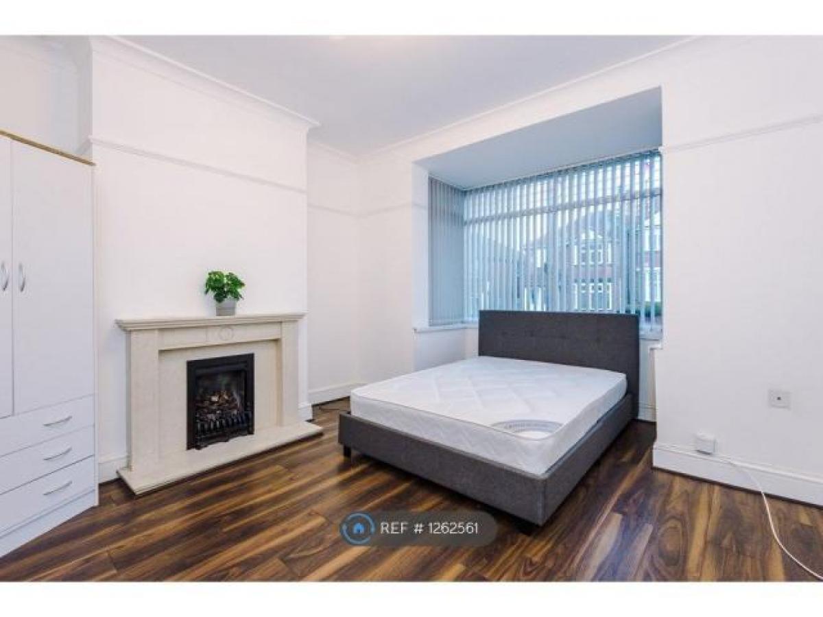 Picture of Apartment For Rent in Smethwick, West Midlands, United Kingdom