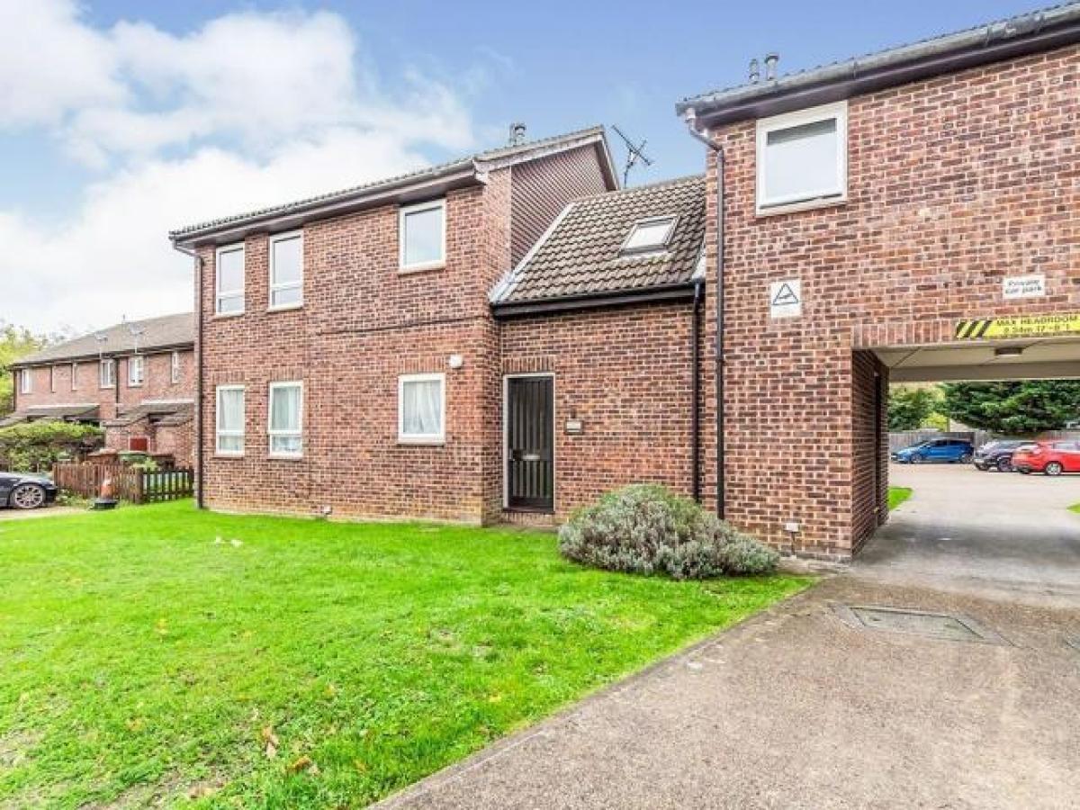 Picture of Apartment For Rent in Chatham, Kent, United Kingdom