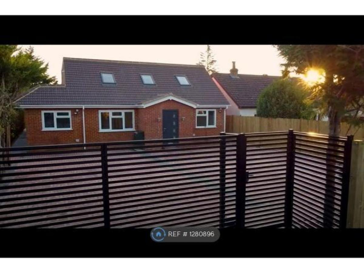 Picture of Bungalow For Rent in Wokingham, Berkshire, United Kingdom