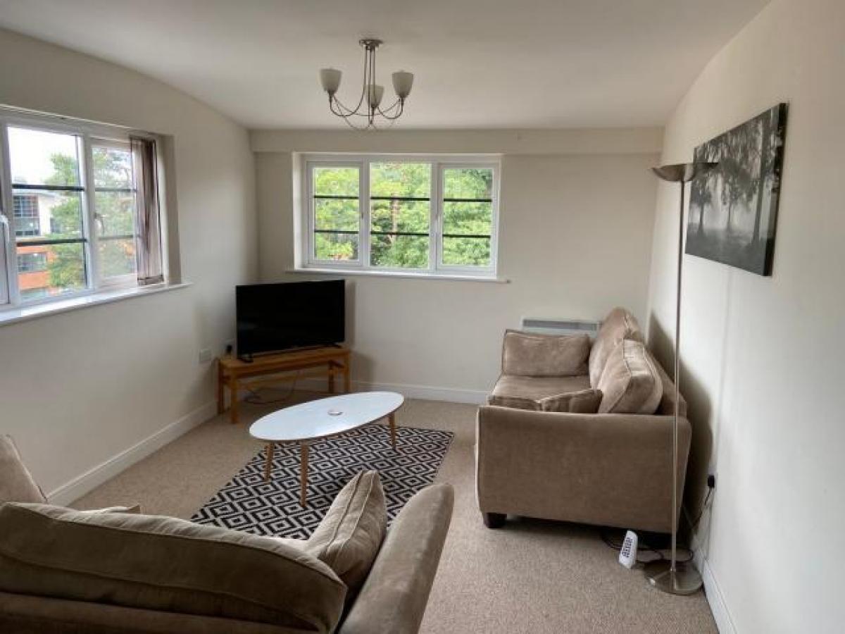 Picture of Apartment For Rent in Farnborough, Hampshire, United Kingdom