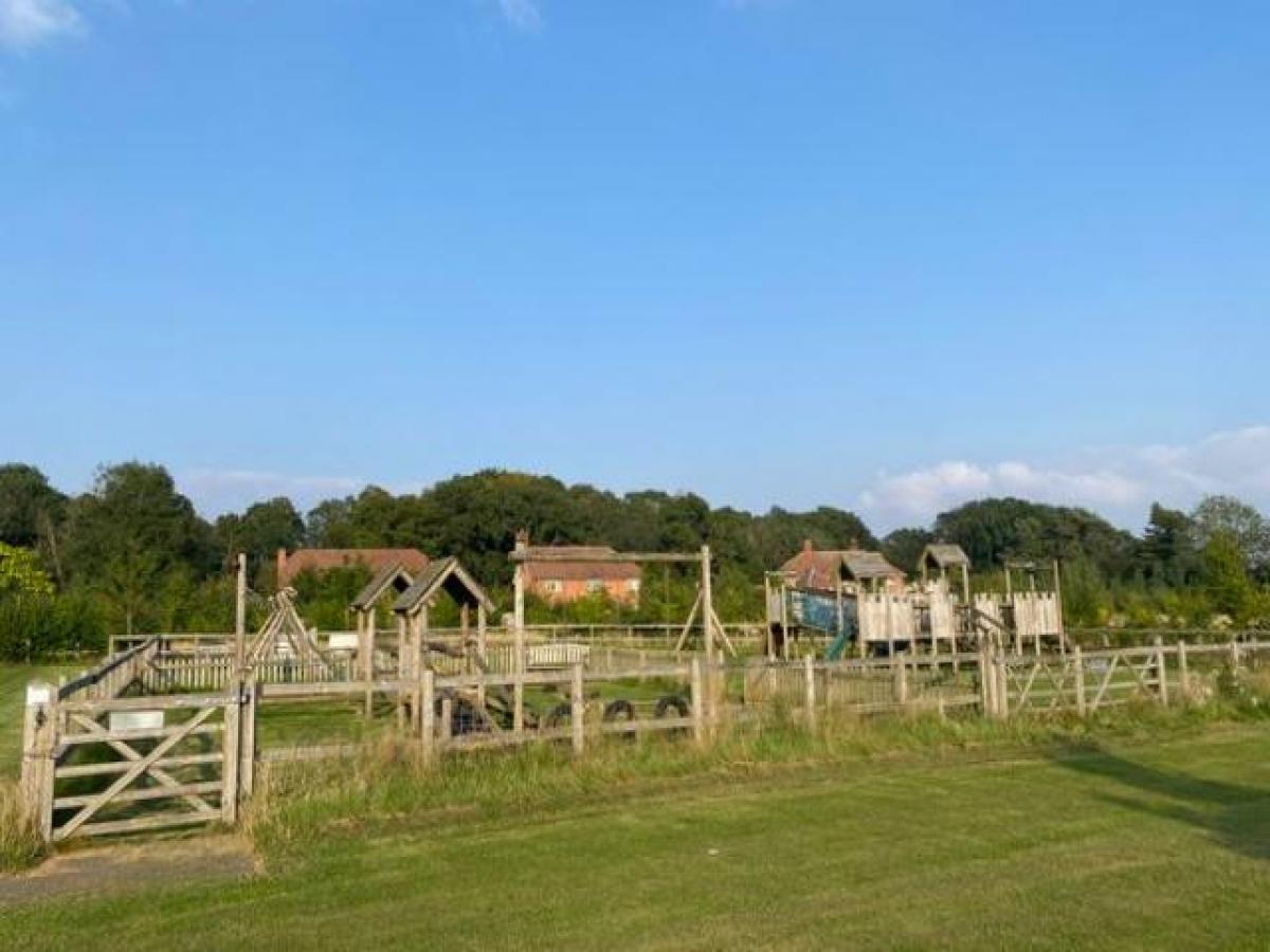 Picture of Industrial For Rent in Basingstoke, Hampshire, United Kingdom