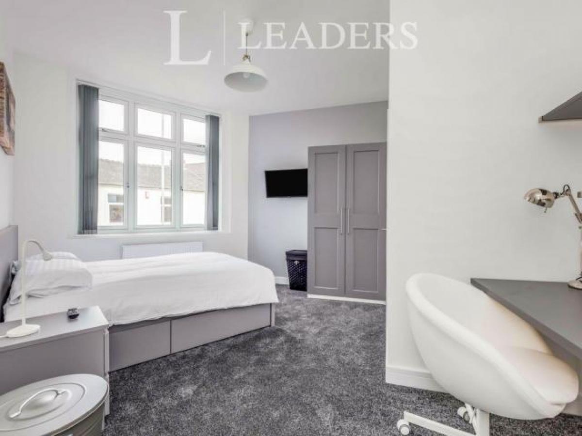 Picture of Apartment For Rent in Newcastle under Lyme, Staffordshire, United Kingdom