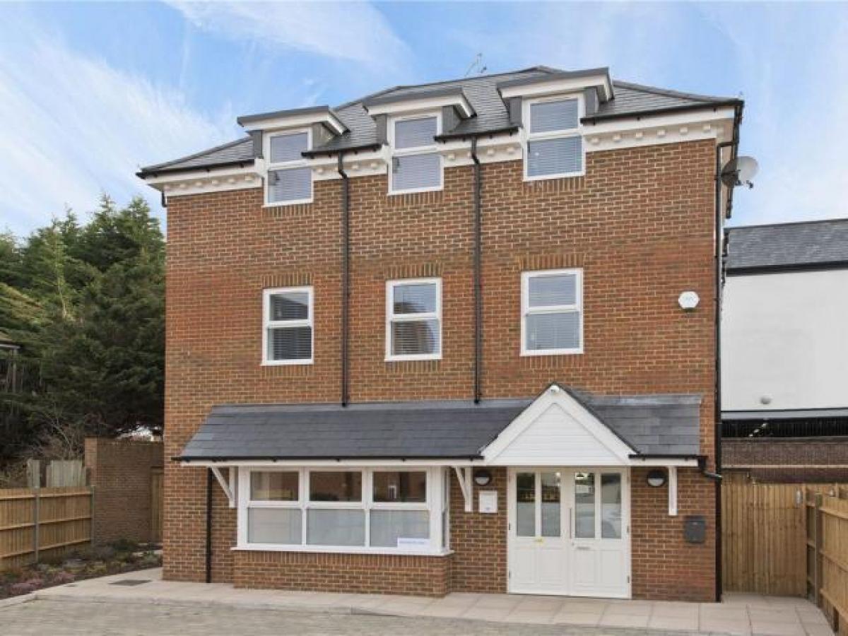 Picture of Apartment For Rent in Weybridge, Surrey, United Kingdom