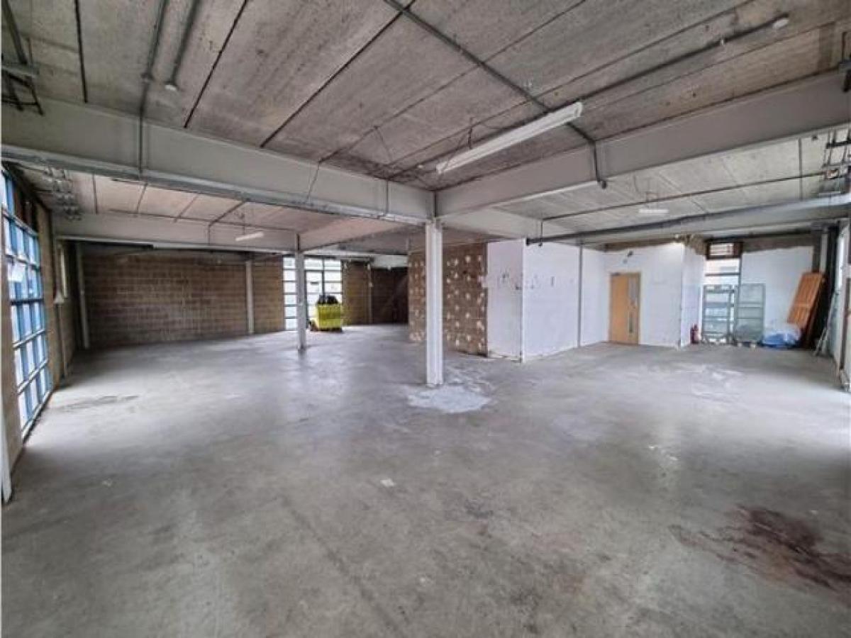 Picture of Industrial For Rent in Dunstable, Bedfordshire, United Kingdom