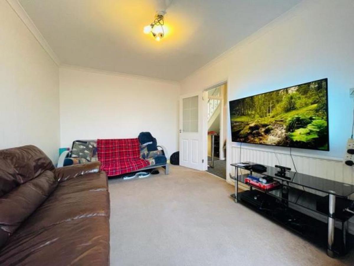 Picture of Home For Rent in Loughton, Essex, United Kingdom