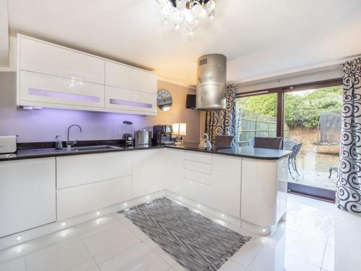 Picture of Home For Rent in Kingston upon Thames, Greater London, United Kingdom