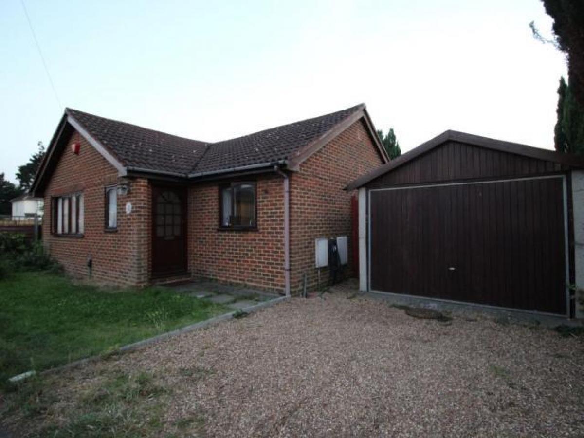 Picture of Bungalow For Rent in Egham, Surrey, United Kingdom