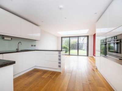 Home For Rent in Kingston upon Thames, United Kingdom