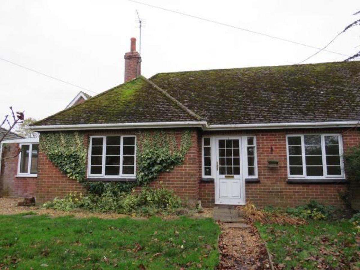 Picture of Bungalow For Rent in Blandford Forum, Dorset, United Kingdom