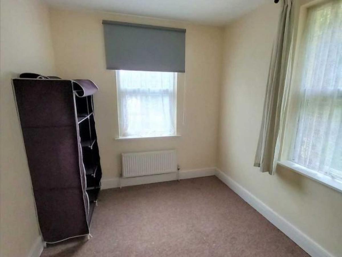Picture of Apartment For Rent in Torquay, Devon, United Kingdom