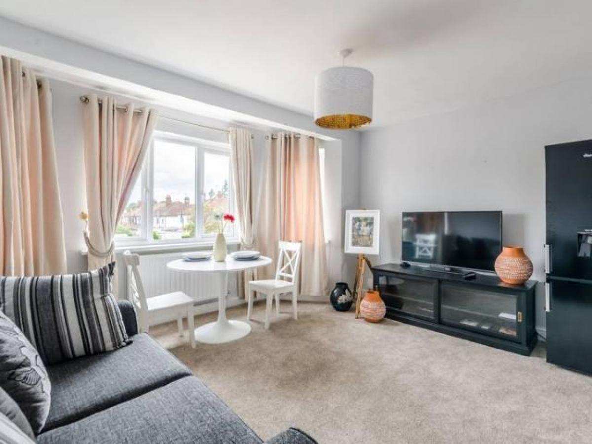 Picture of Apartment For Rent in Mitcham, Greater London, United Kingdom