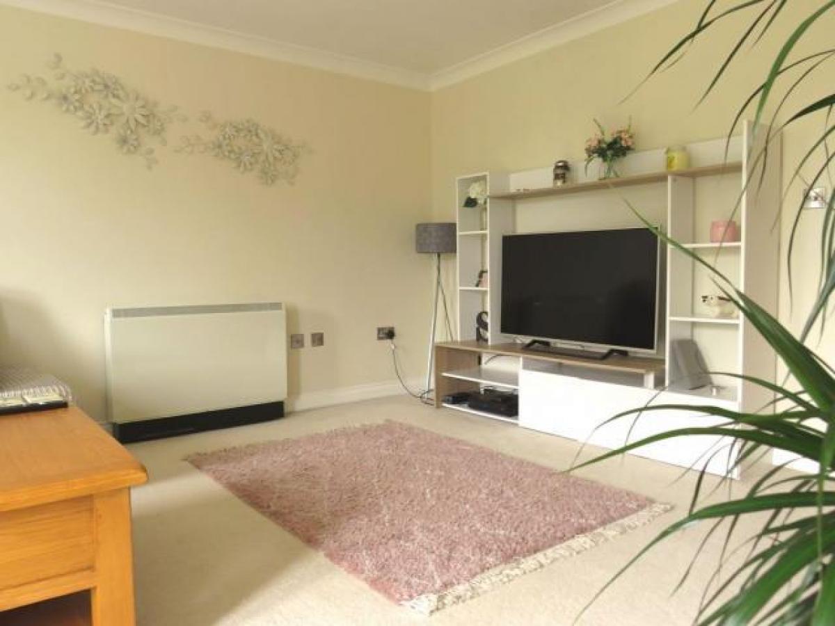 Picture of Apartment For Rent in Carterton, Oxfordshire, United Kingdom