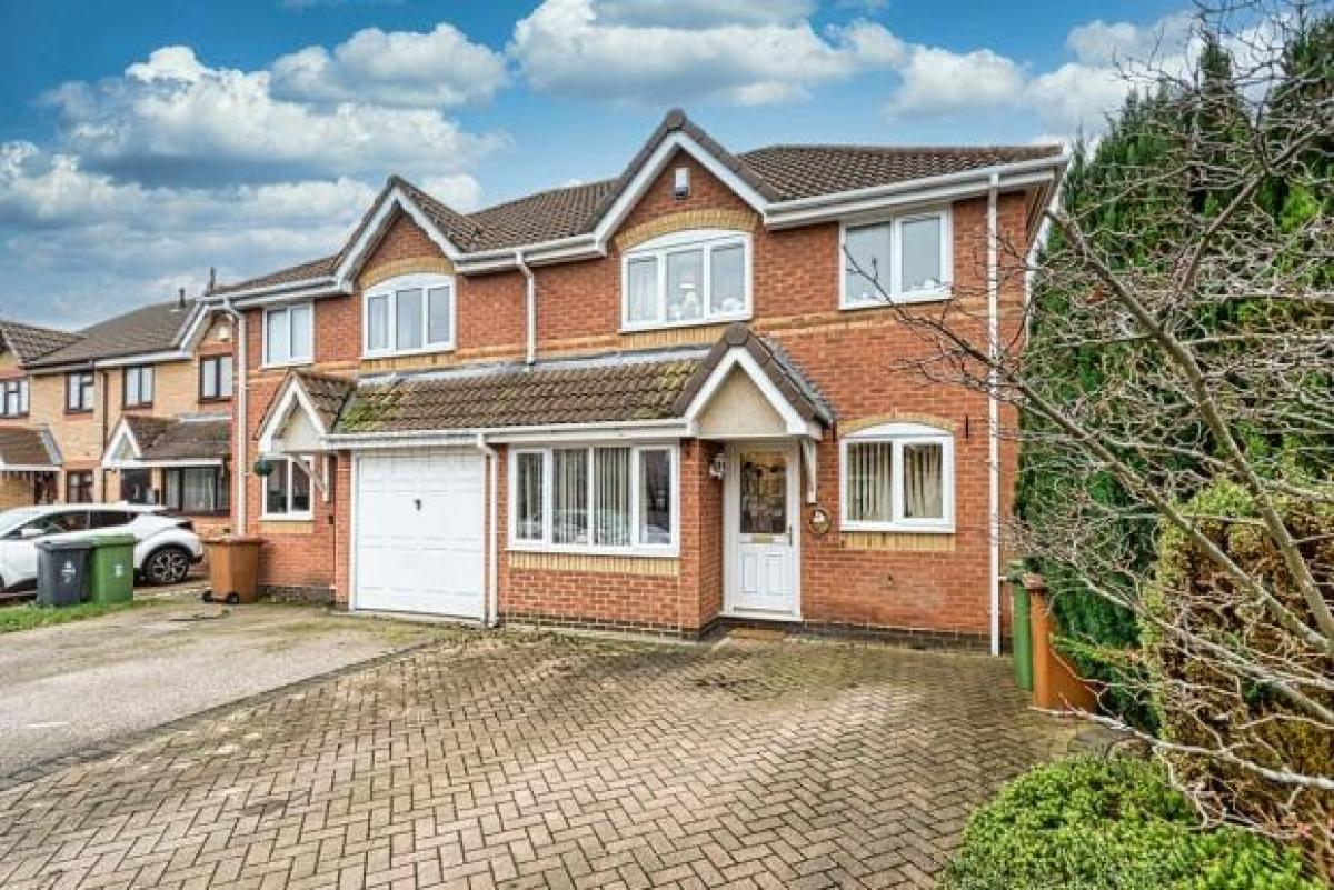 Picture of Home For Sale in Walsall, West Midlands, United Kingdom