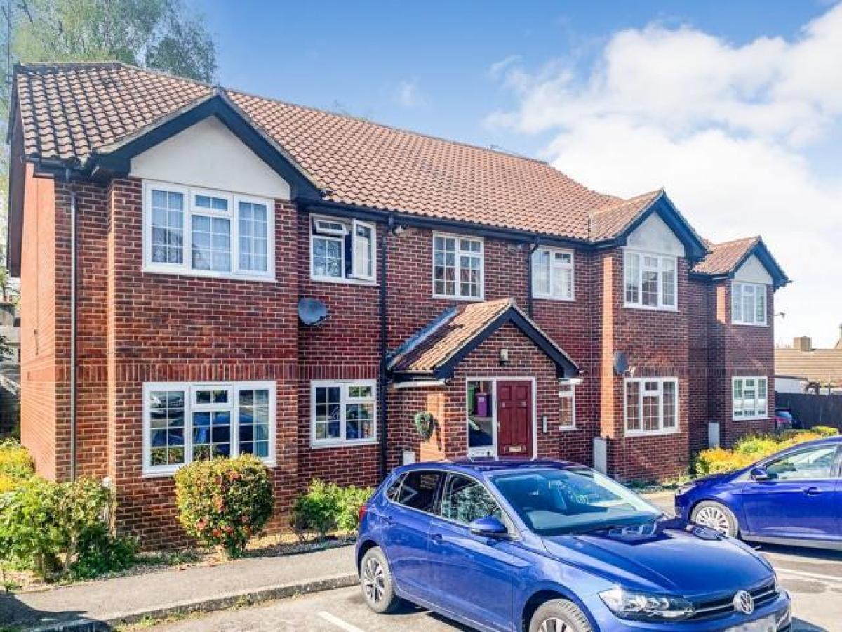 Picture of Apartment For Rent in Aldershot, Hampshire, United Kingdom