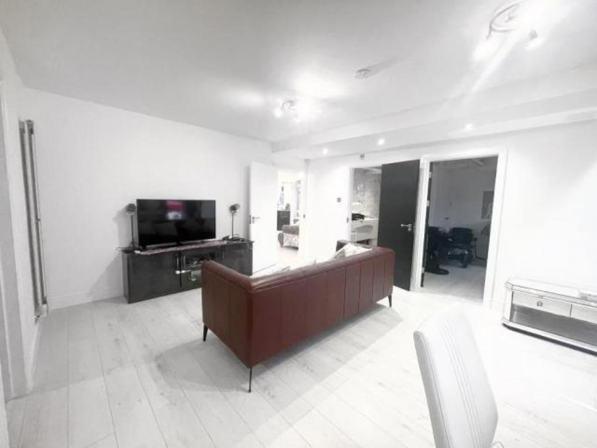 Picture of Bungalow For Rent in Wokingham, Berkshire, United Kingdom