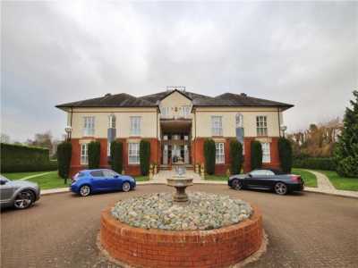 Apartment For Rent in Chertsey, United Kingdom