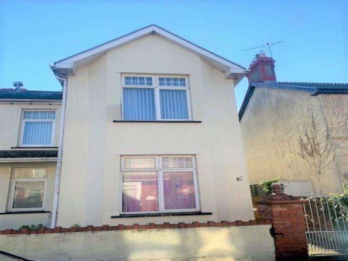 Picture of Apartment For Rent in Porthcawl, Mid Glamorgan, United Kingdom