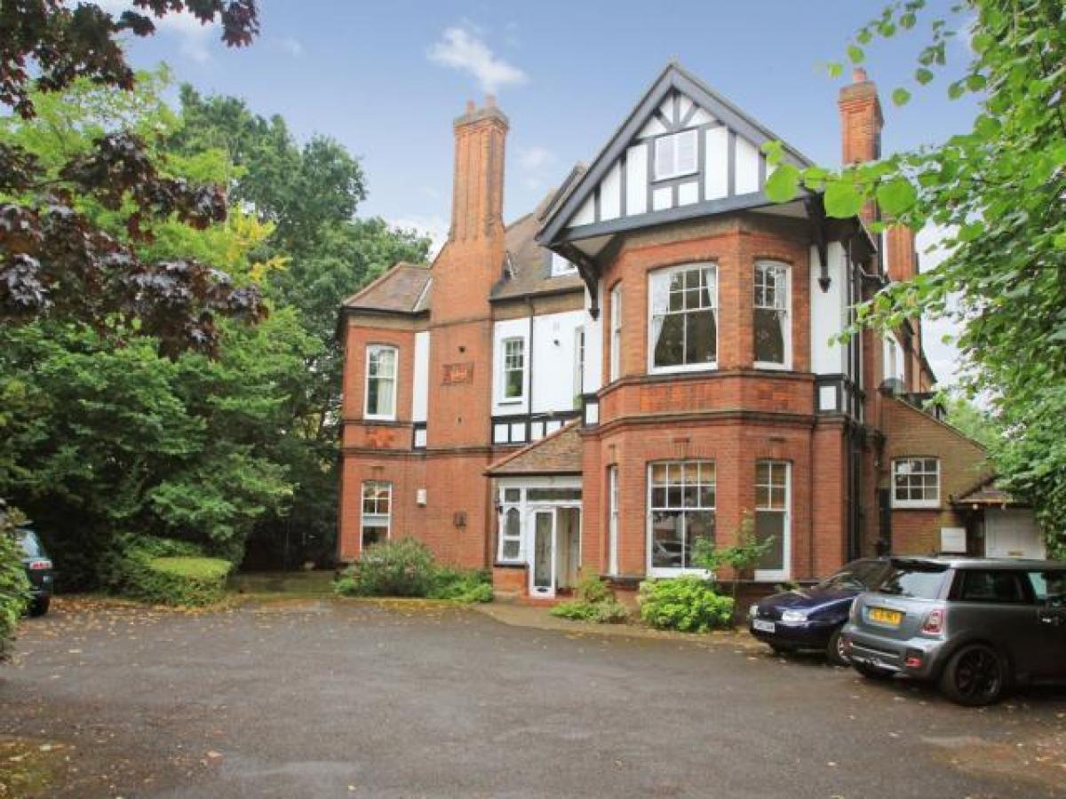 Picture of Apartment For Rent in Surbiton, Greater London, United Kingdom