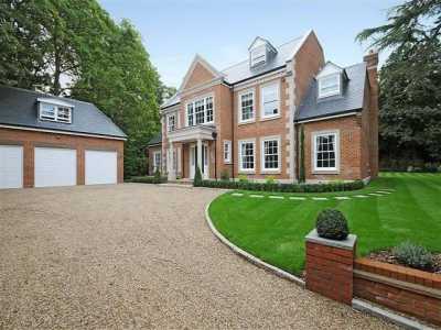 Home For Rent in Ascot, United Kingdom