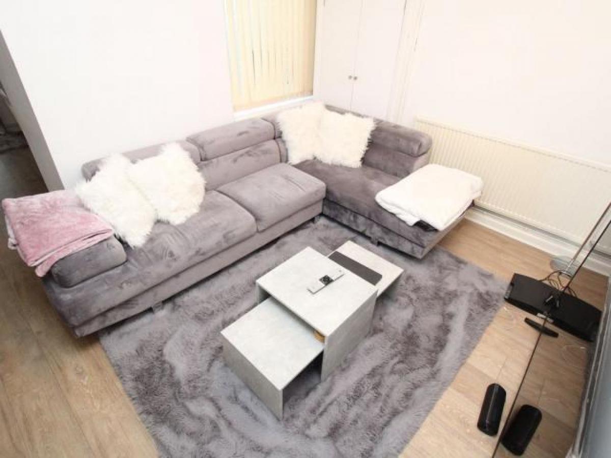 Picture of Home For Rent in Pontypridd, Mid Glamorgan, United Kingdom