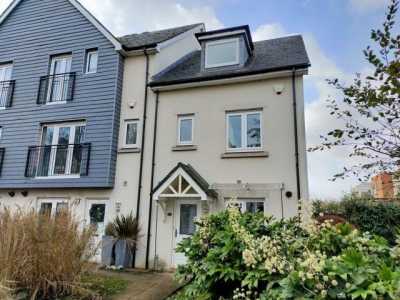 Home For Rent in Redhill, United Kingdom