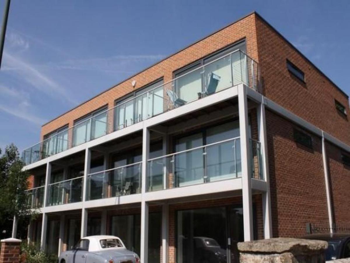 Picture of Apartment For Rent in Twickenham, Greater London, United Kingdom