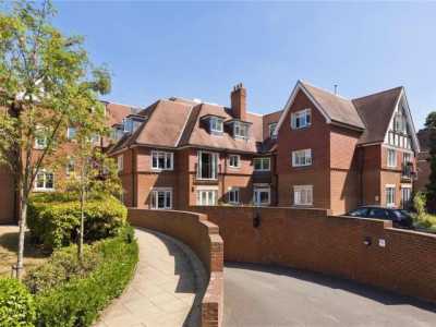 Apartment For Rent in Weybridge, United Kingdom