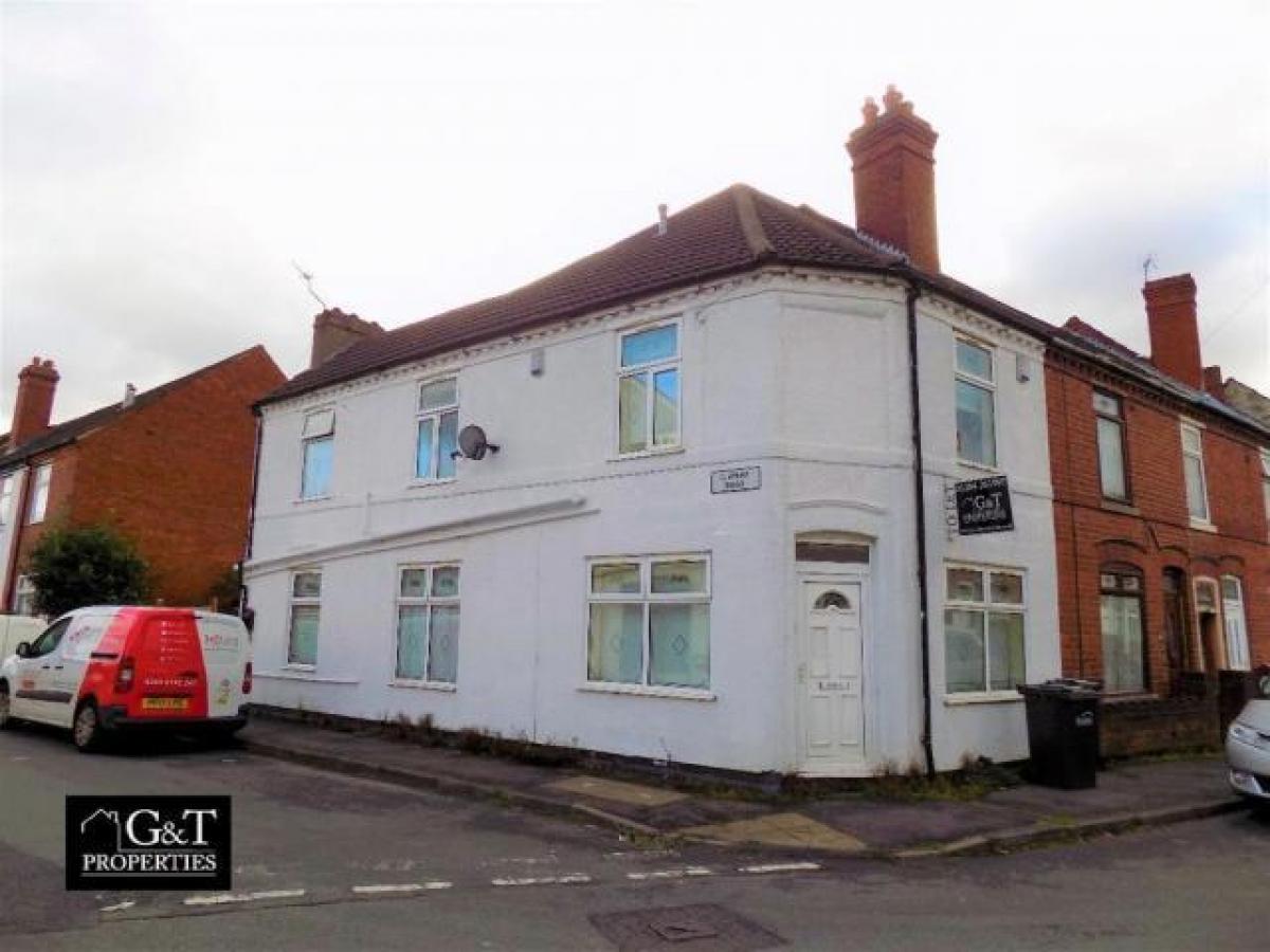 Picture of Apartment For Rent in Halesowen, West Midlands, United Kingdom