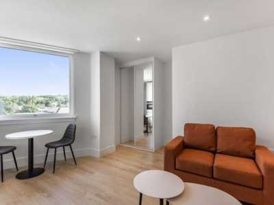 Apartment For Rent in Redhill, United Kingdom