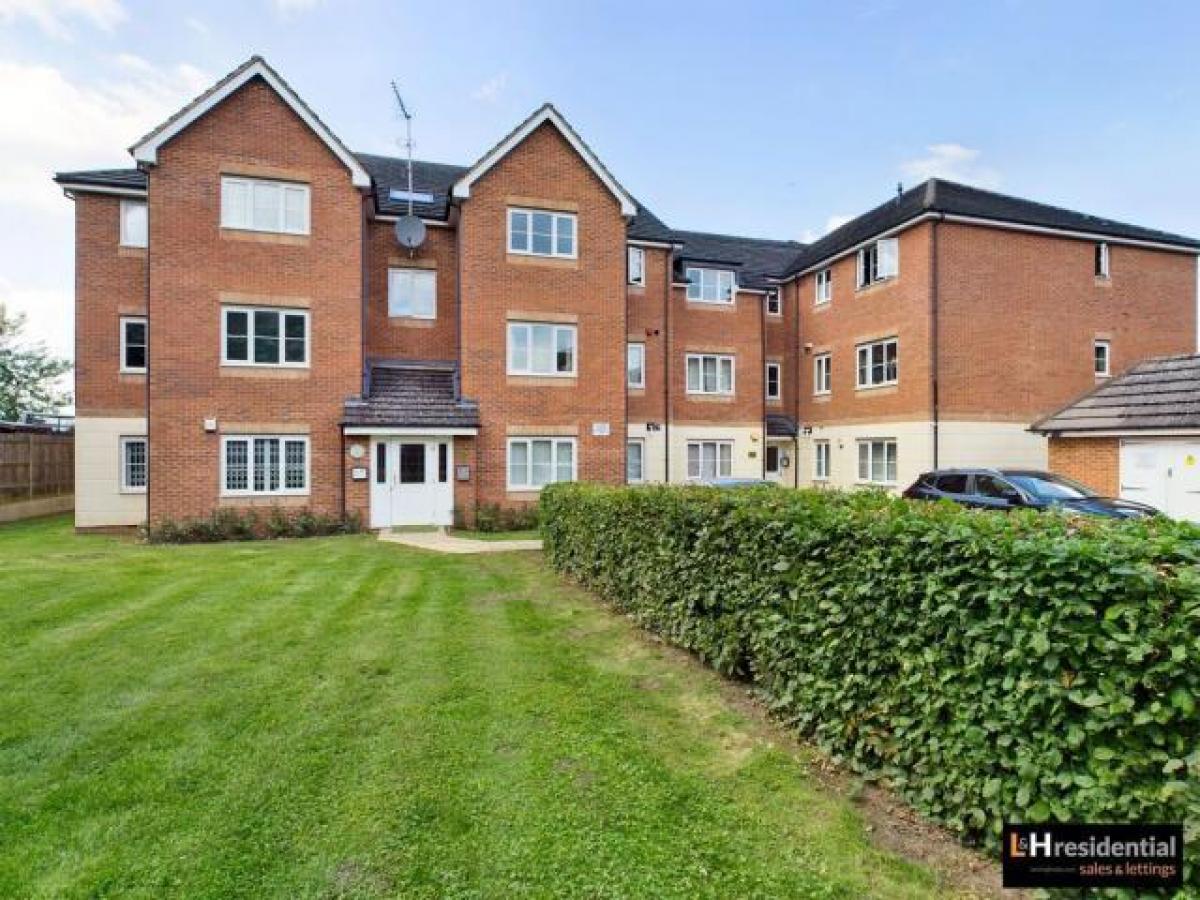 Picture of Apartment For Rent in Borehamwood, Hertfordshire, United Kingdom