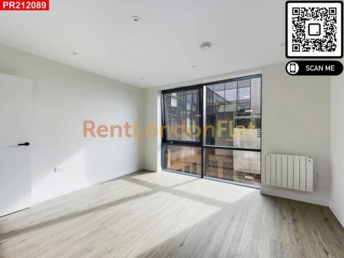 Picture of Apartment For Rent in Camberley, Surrey, United Kingdom