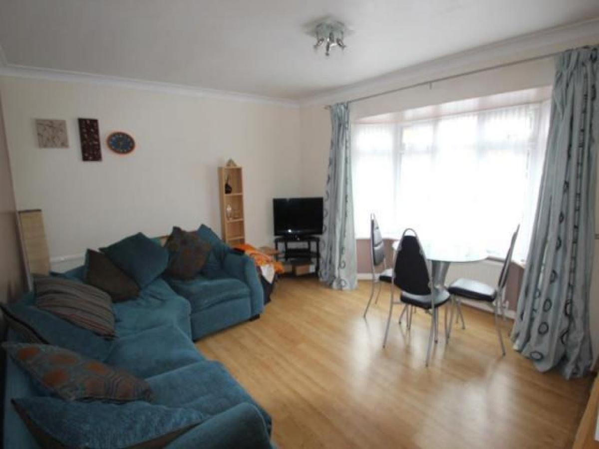 Picture of Apartment For Rent in Woking, Surrey, United Kingdom