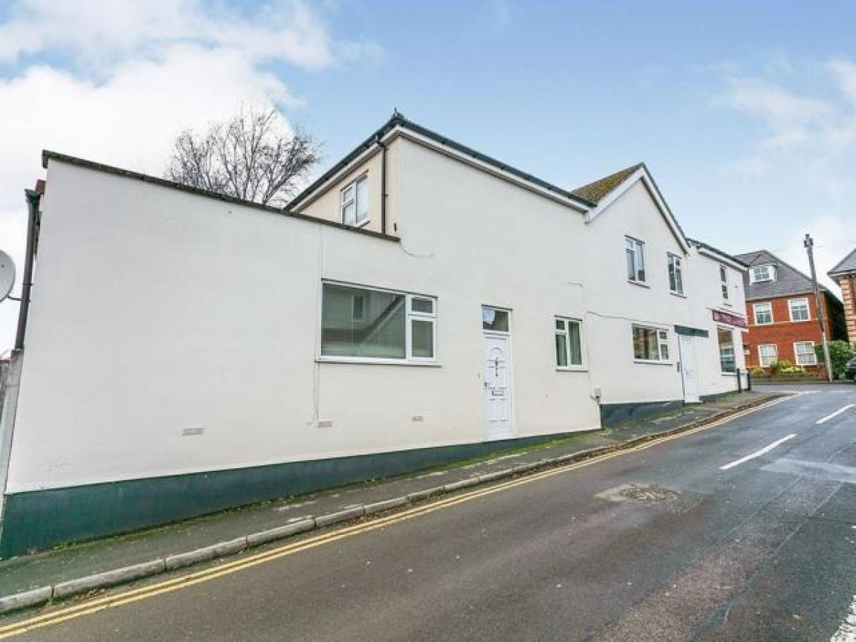 Picture of Apartment For Rent in Egham, Surrey, United Kingdom