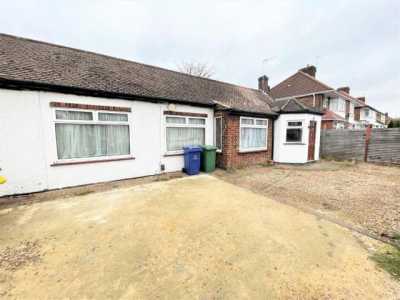 Bungalow For Rent in Edgware, United Kingdom
