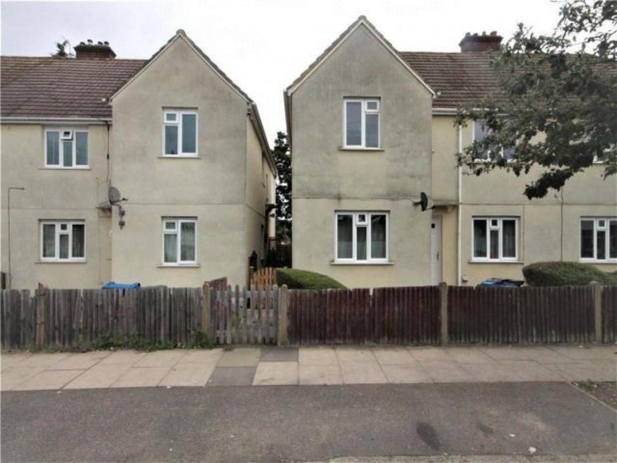 Picture of Home For Rent in Mitcham, Greater London, United Kingdom