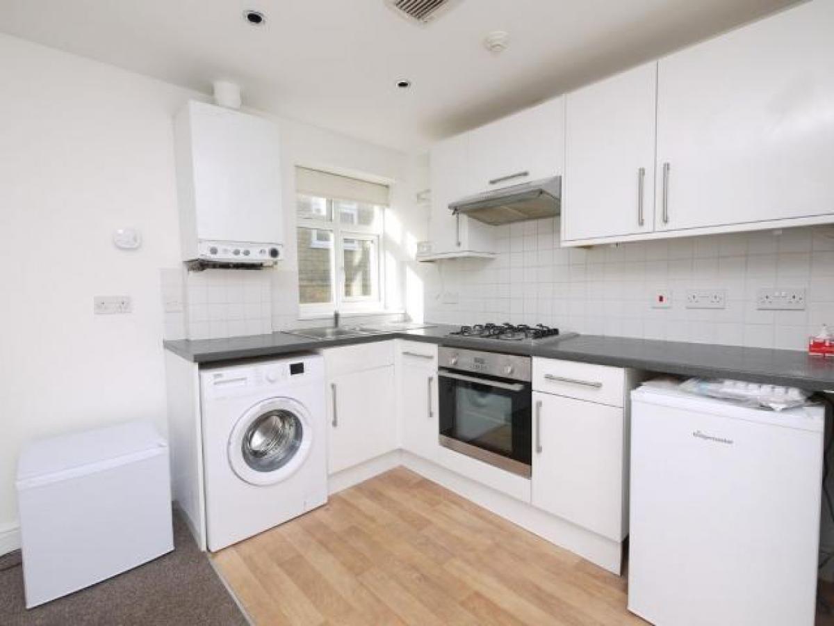 Picture of Apartment For Rent in Buckhurst Hill, Essex, United Kingdom