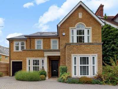 Home For Rent in Esher, United Kingdom