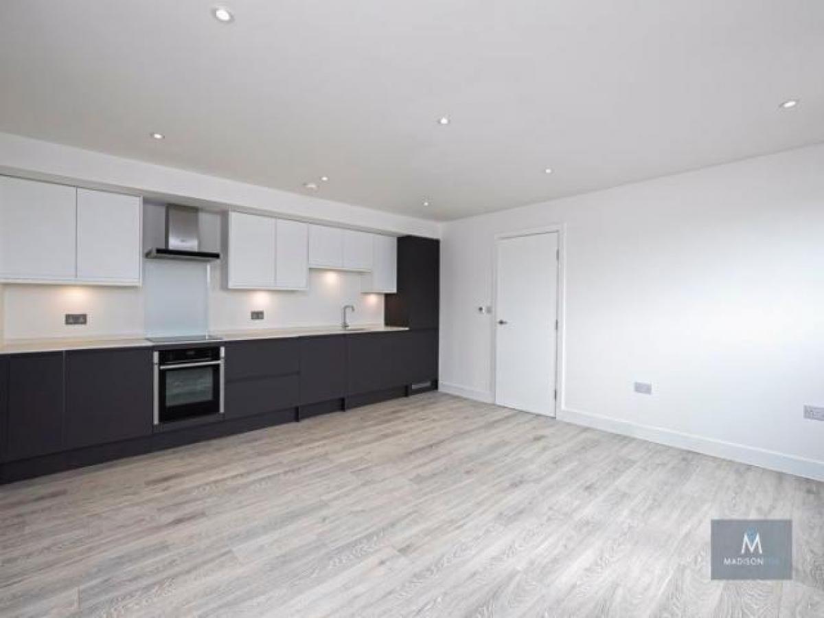 Picture of Apartment For Rent in Loughton, Essex, United Kingdom