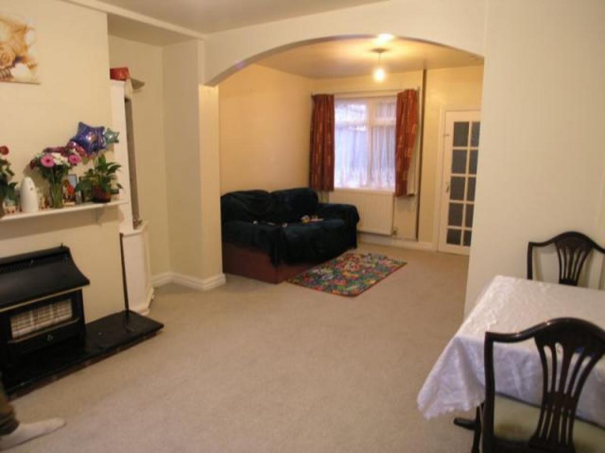 Picture of Home For Rent in Brierley Hill, West Midlands, United Kingdom