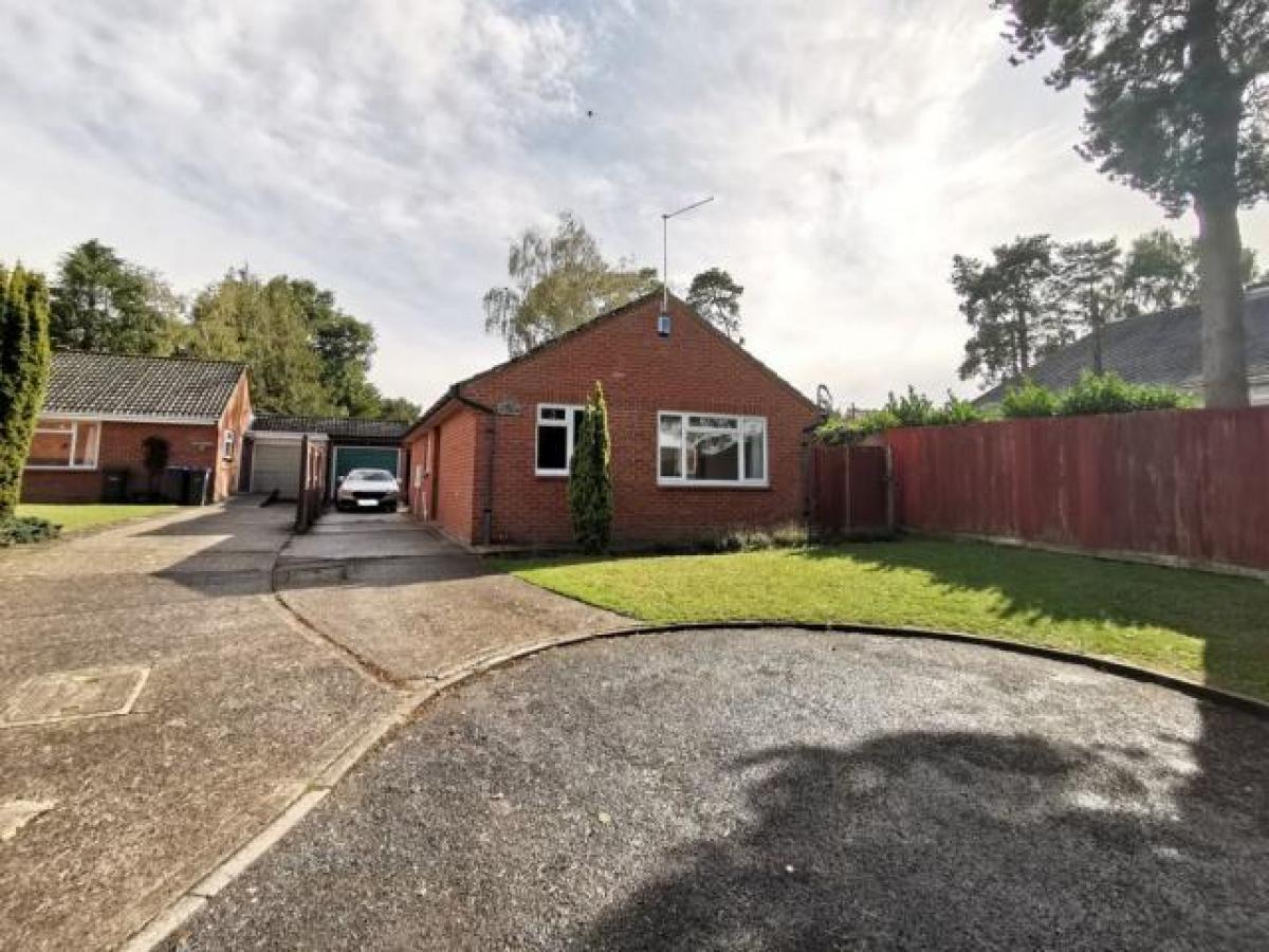 Picture of Bungalow For Rent in Salisbury, Wiltshire, United Kingdom