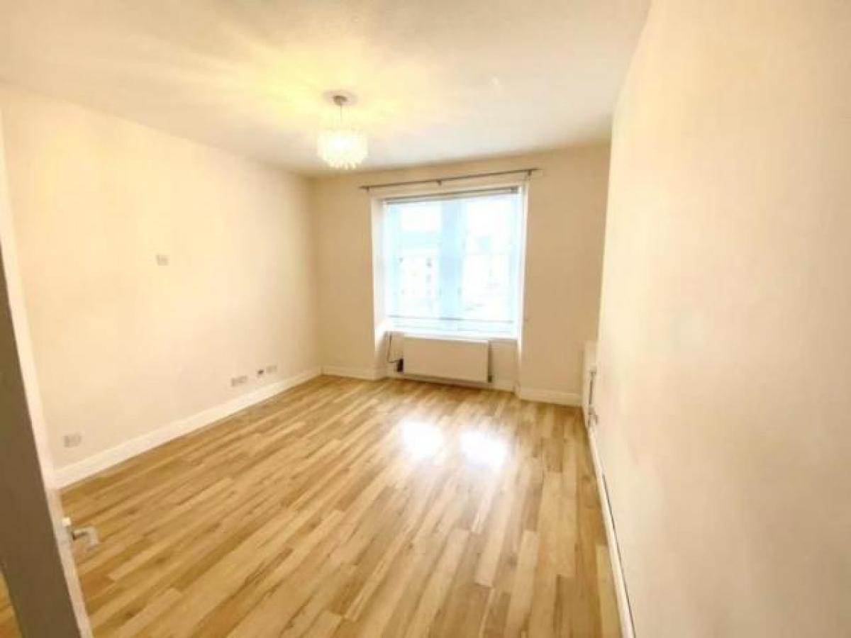 Picture of Apartment For Rent in Paisley, Strathclyde, United Kingdom