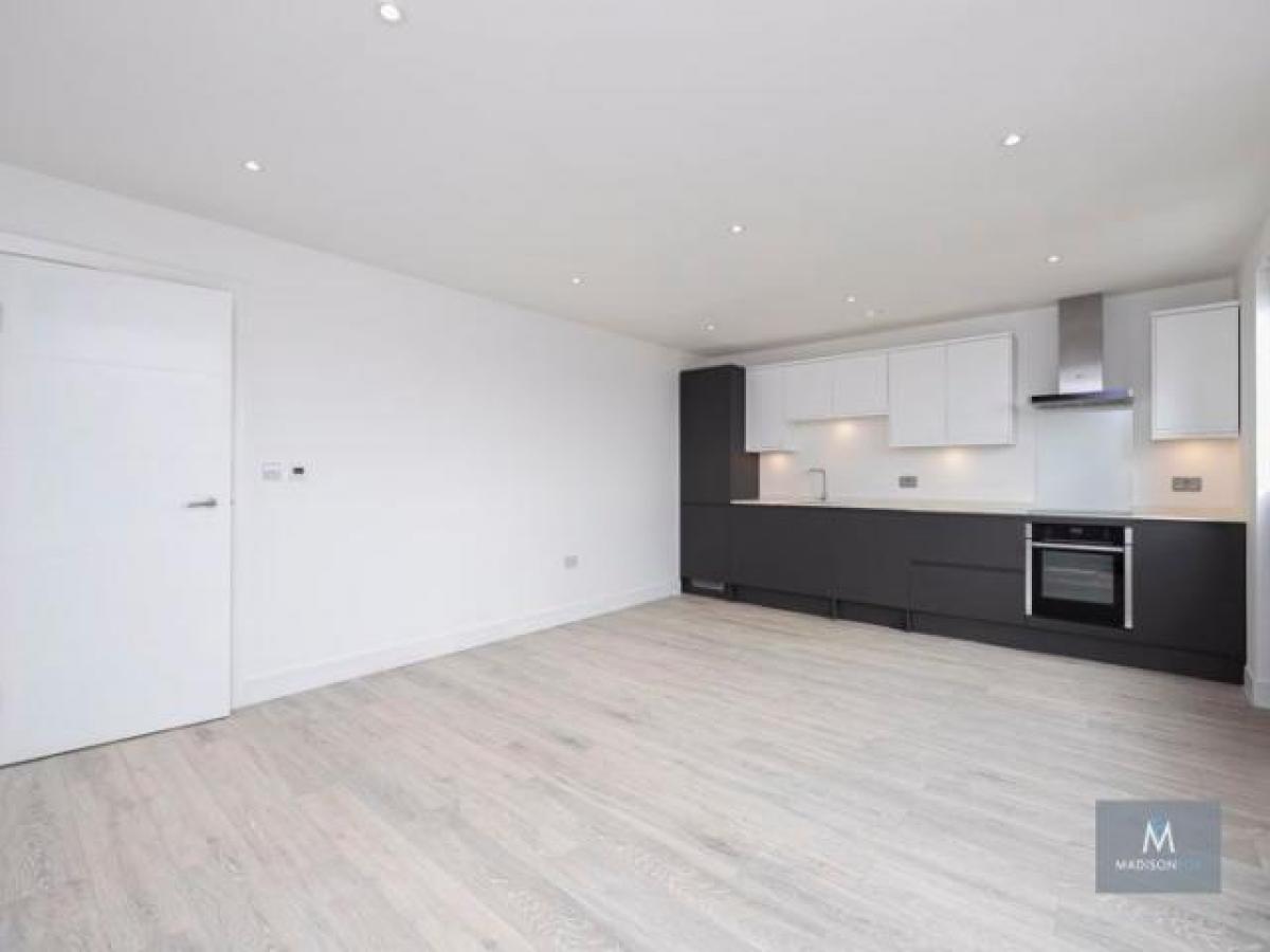 Picture of Apartment For Rent in Loughton, Essex, United Kingdom